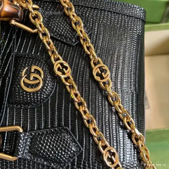 First bag ru Gucci Diana bag lizard mini 0705